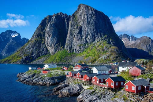 Crociera tra i Fiordi e il Circolo Polare: l’Essenza del Nord Europa